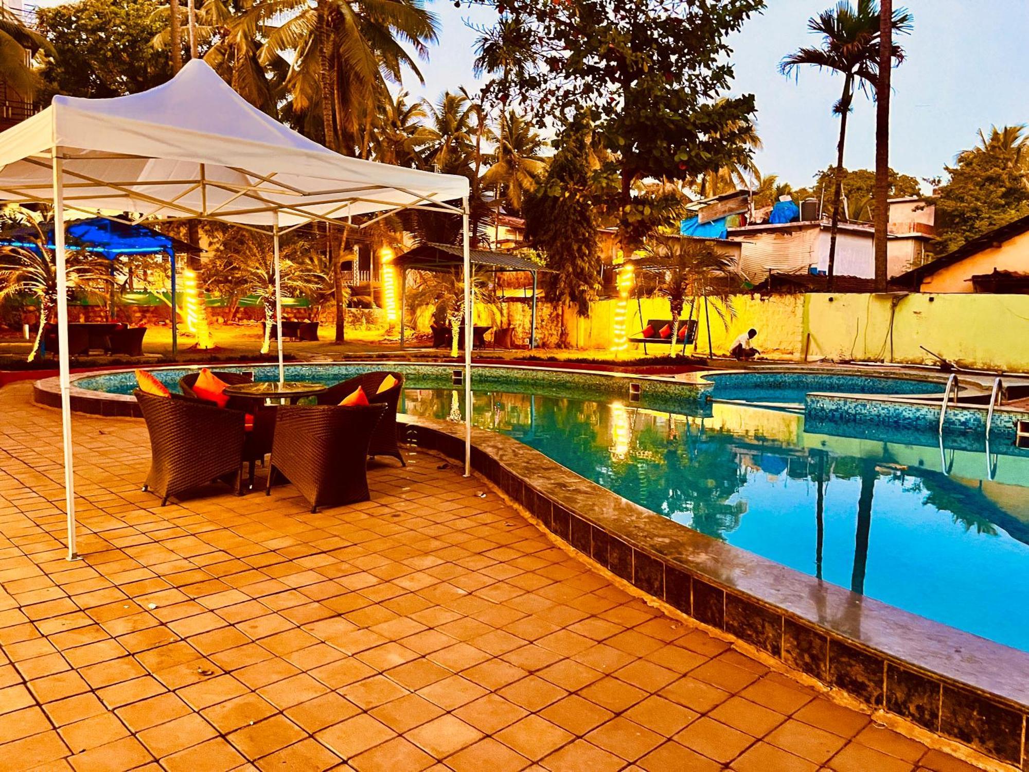 Summer Beach Resort, Goa - #Near Baga Beach #Swimming Pool #Garden #Bar #Lift #Premium Rooms #Property Of The Year #70565-84665 Calangute Exterior foto
